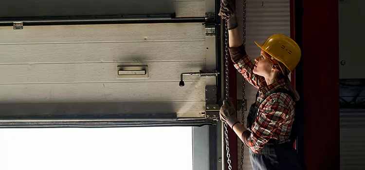 Addressing Common Garage Door Stoppage Issues in Casa de Oro-Mount Helix, CA