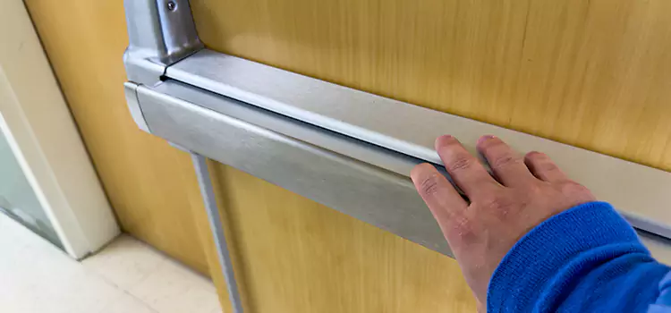 Installing a Push Bar on a Door Casa de Oro-Mount Helix