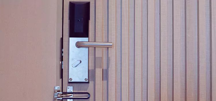 Installing a Maglock Casa de Oro-Mount Helix